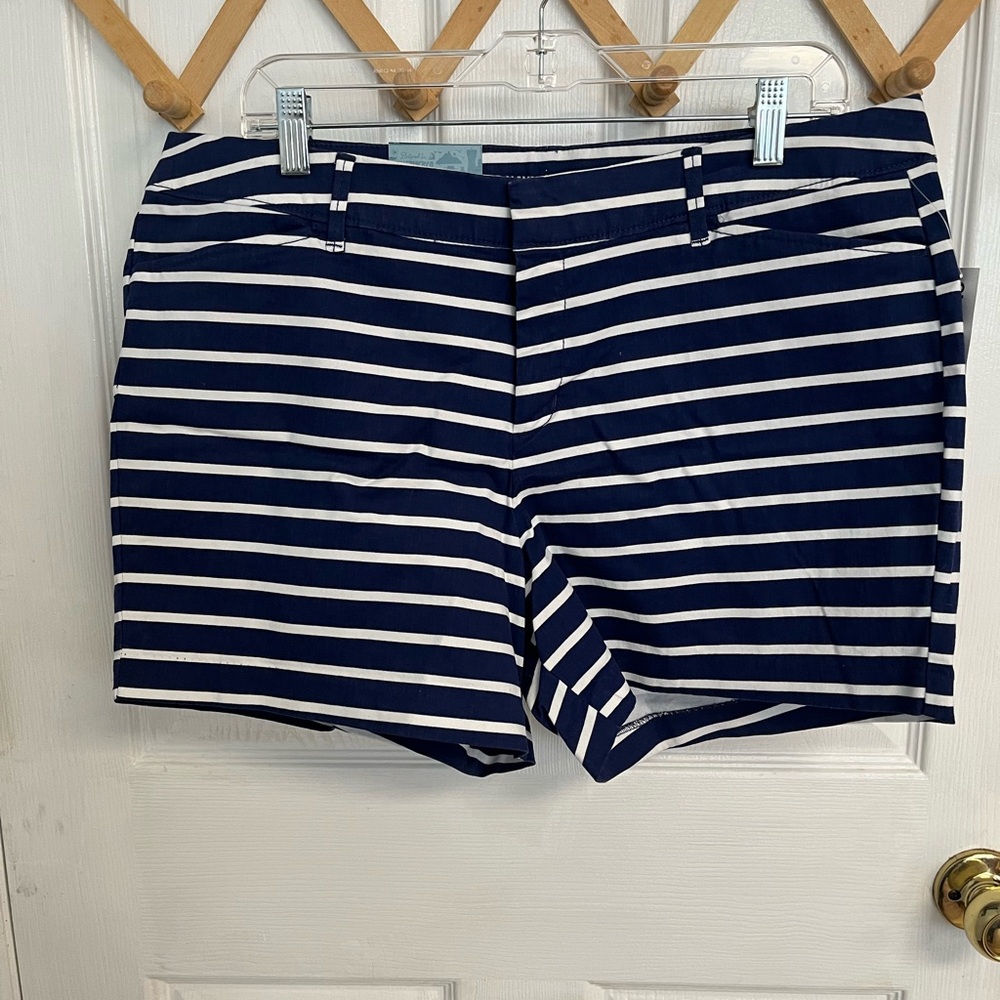Old Navy pixie short sz 15 Navy and White Striped women’s  Shorts